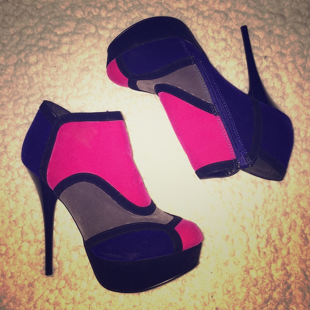 NWT Multicolored Heeled Ankle Boots